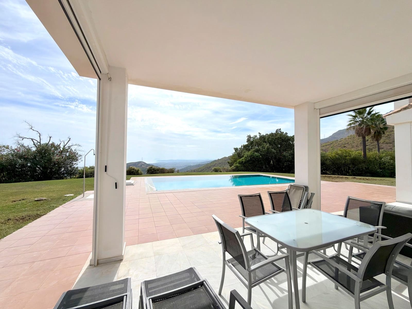 4 quarto Moradia para venda em Estepona com piscina garagem - 2 500 000 € (Ref: 10148440)
