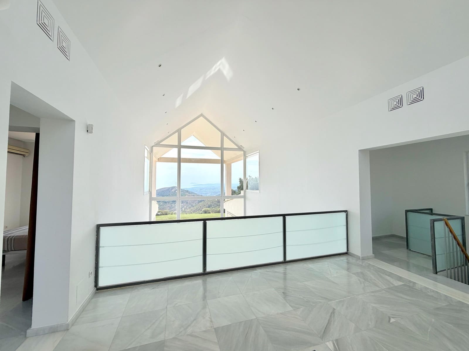 4 quarto Moradia para venda em Estepona com piscina garagem - 2 500 000 € (Ref: 10148440)