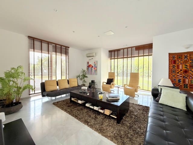 4 quarto Moradia para venda em Altos de Estepona, Estepona com piscina garagem - 2 500 000 € (Ref: 10148440)
