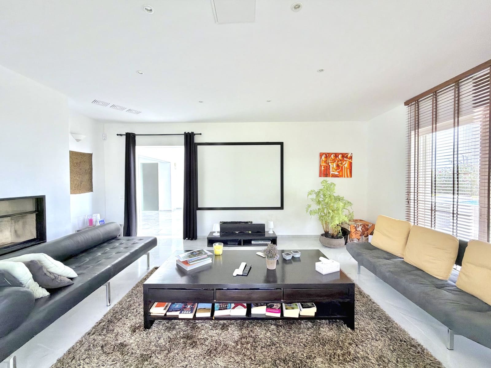 4 bedroom Villa for sale in Estepona with pool garage - € 2,500,000 (Ref: 10148440)
