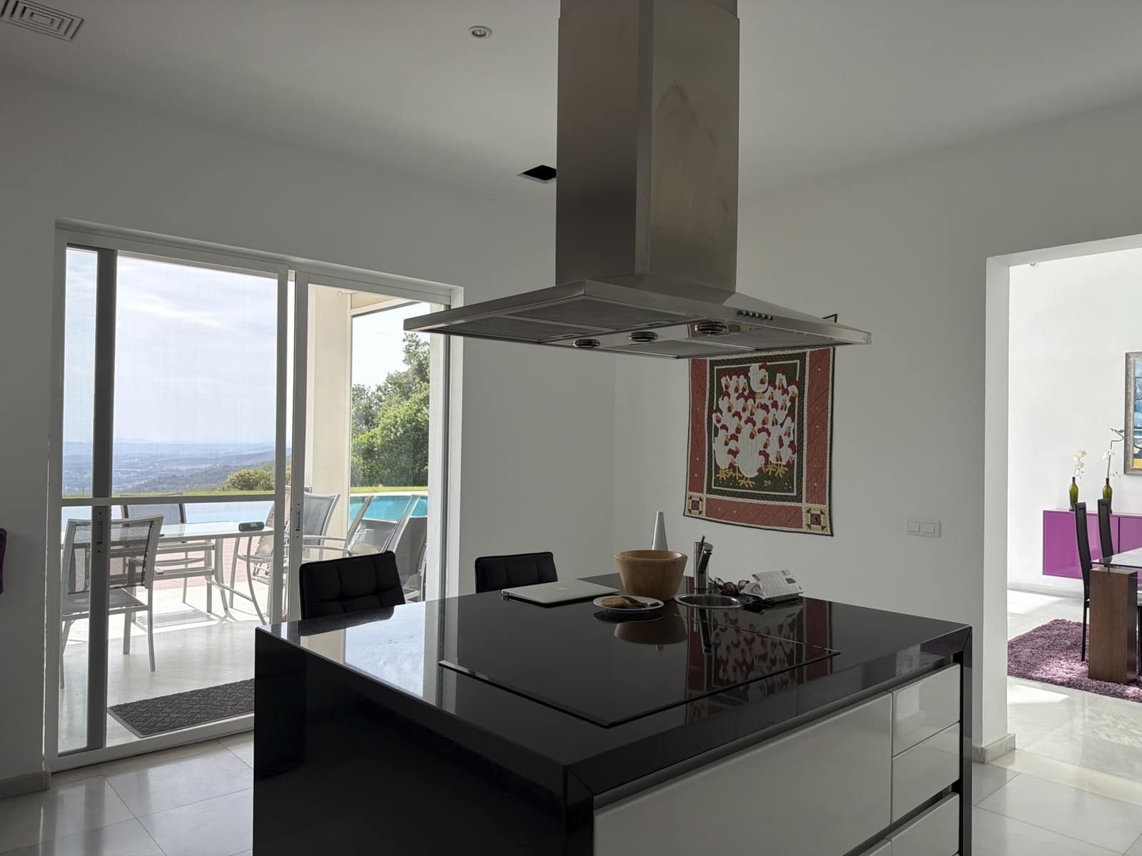 4 bedroom Villa for sale in Estepona with pool garage - € 2,500,000 (Ref: 10148440)