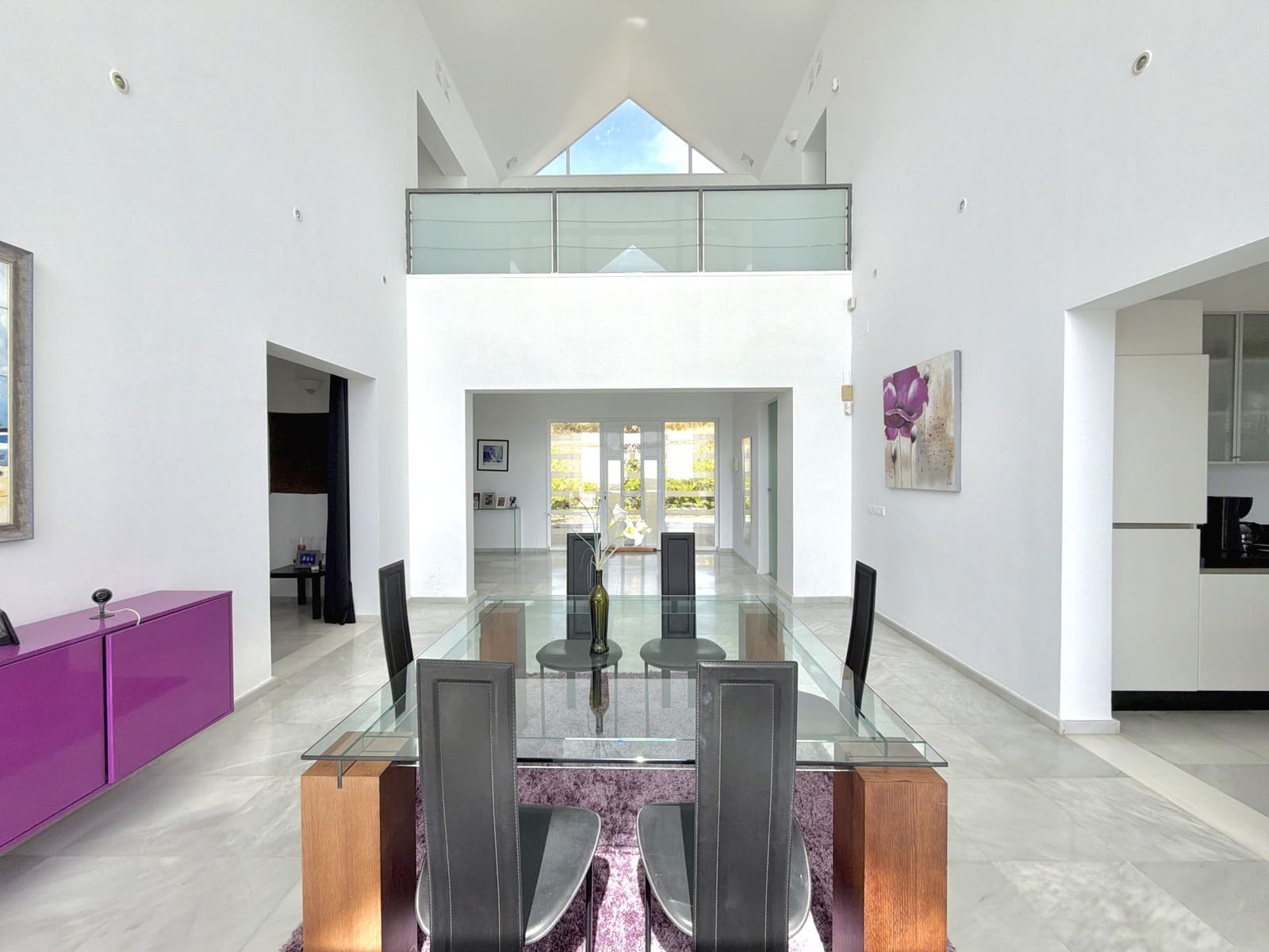 4 bedroom Villa for sale in Estepona with pool garage - € 2,500,000 (Ref: 10148440)