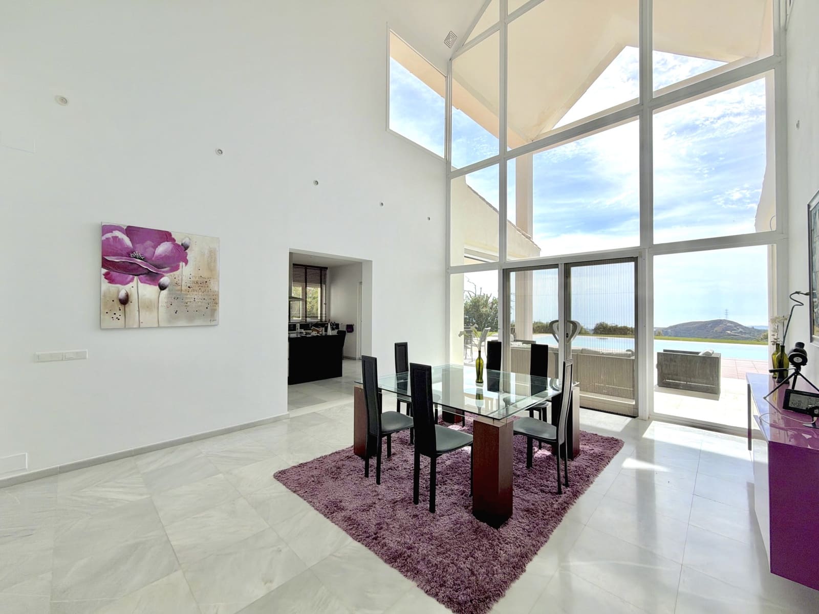 4 bedroom Villa for sale in Estepona with pool garage - € 2,500,000 (Ref: 10148440)