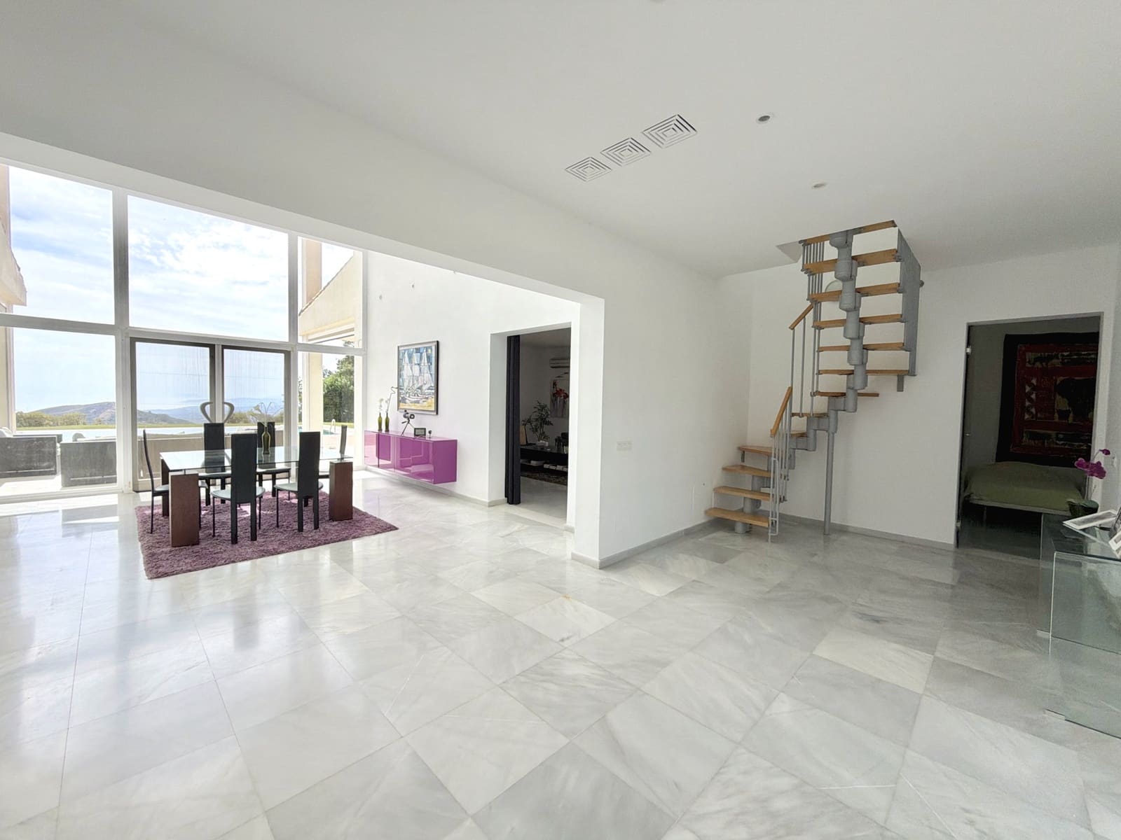 4 bedroom Villa for sale in Estepona with pool garage - € 2,500,000 (Ref: 10148440)