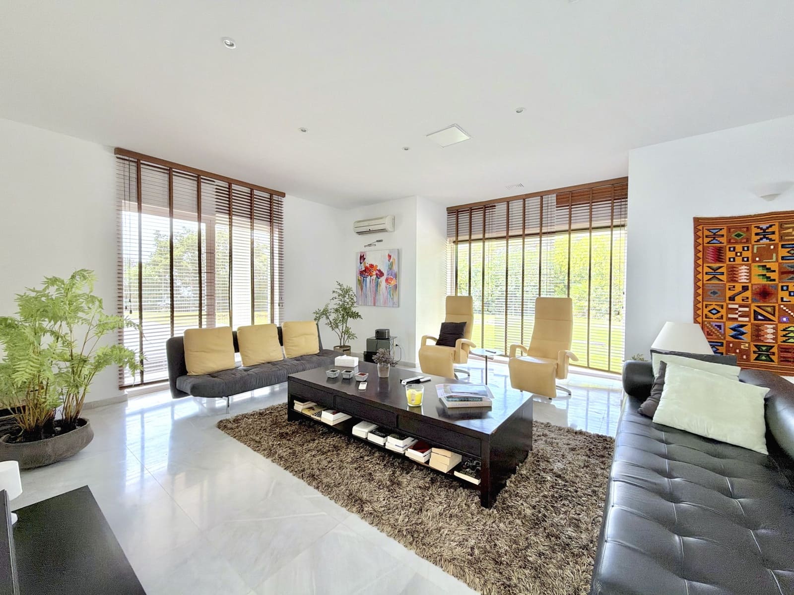 4 bedroom Villa for sale in Estepona with pool garage - € 2,500,000 (Ref: 10148440)