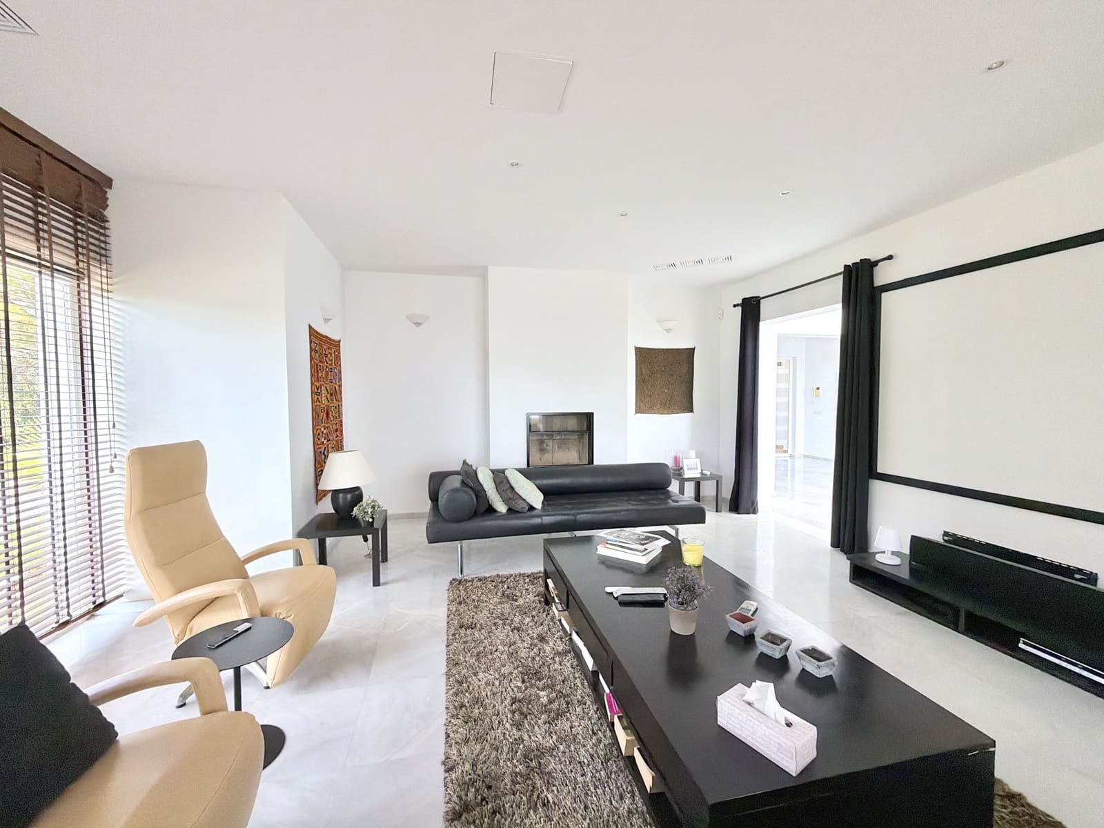 4 bedroom Villa for sale in Estepona with pool garage - € 2,500,000 (Ref: 10148440)