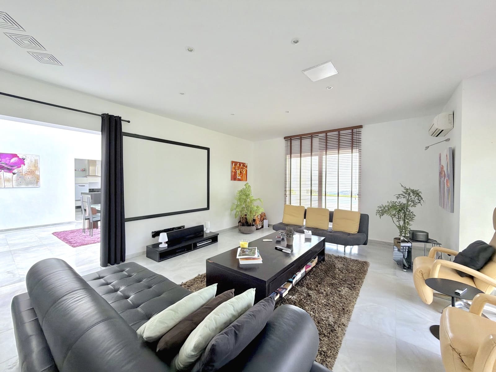 4 bedroom Villa for sale in Estepona with pool garage - € 2,500,000 (Ref: 10148440)