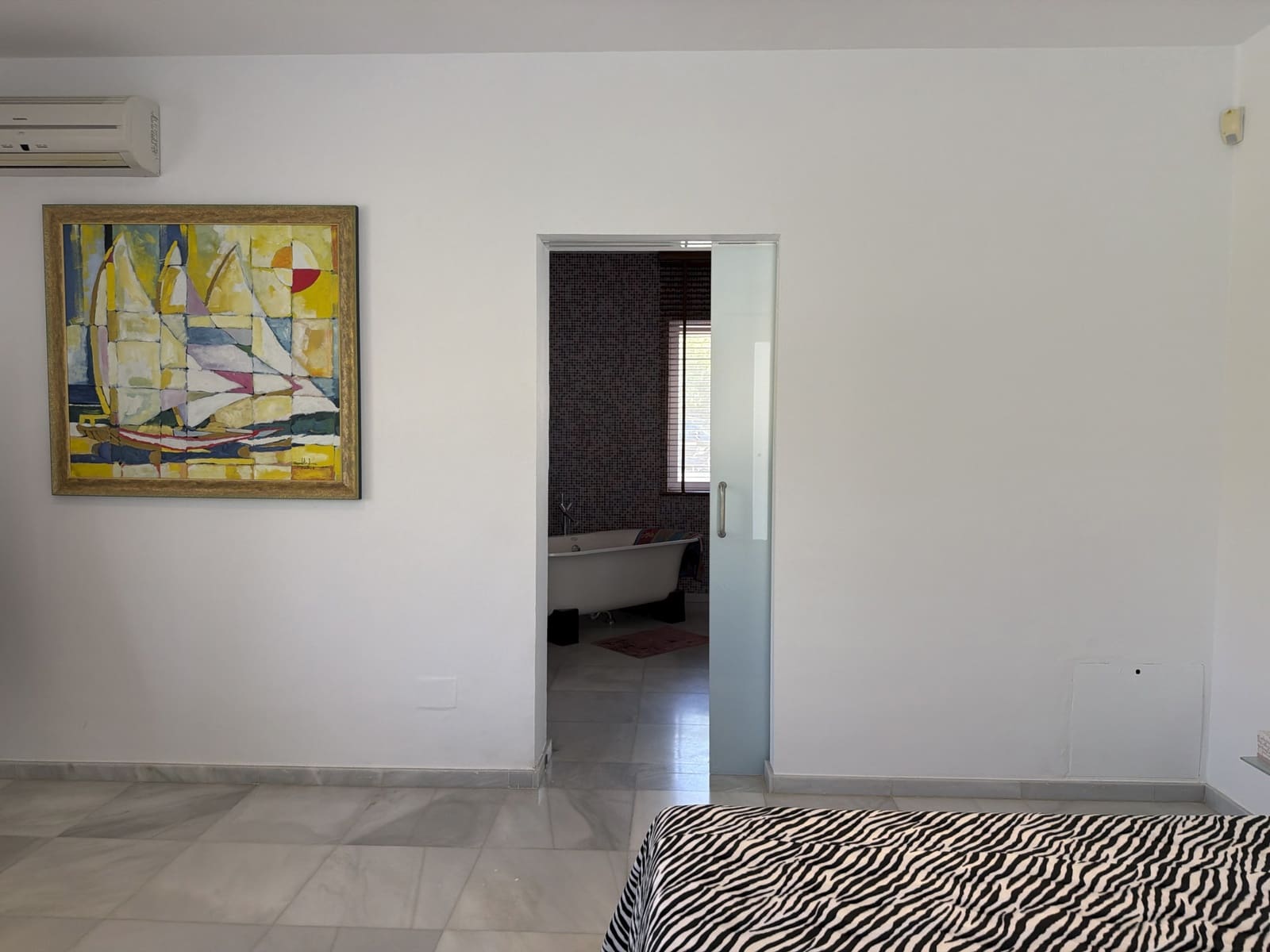 4 bedroom Villa for sale in Estepona with pool garage - € 2,500,000 (Ref: 10148440)