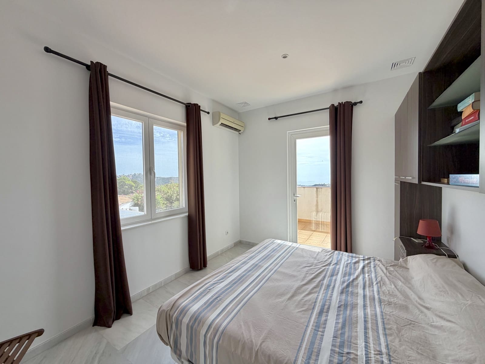 4 bedroom Villa for sale in Estepona with pool garage - € 2,500,000 (Ref: 10148440)