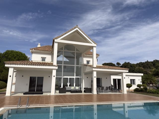 4 Zimmer Villa zu verkaufen in Altos de Estepona, Estepona mit Pool Garage - 2.500.000 € (Ref: 10148440)