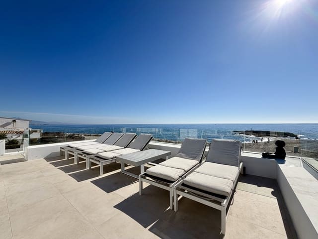 4 slaapkamer Halfvrijstaande villa te koop in Bahía Dorada, Estepona met zwembad garage - € 1.495.000 (Ref: 10157524)
