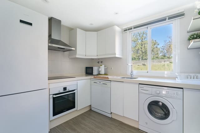 3 camera da letto Appartamento da affittare in Bahia de Casares, Casares con piscina garage - 2.200 € (Rif: 10159221)
