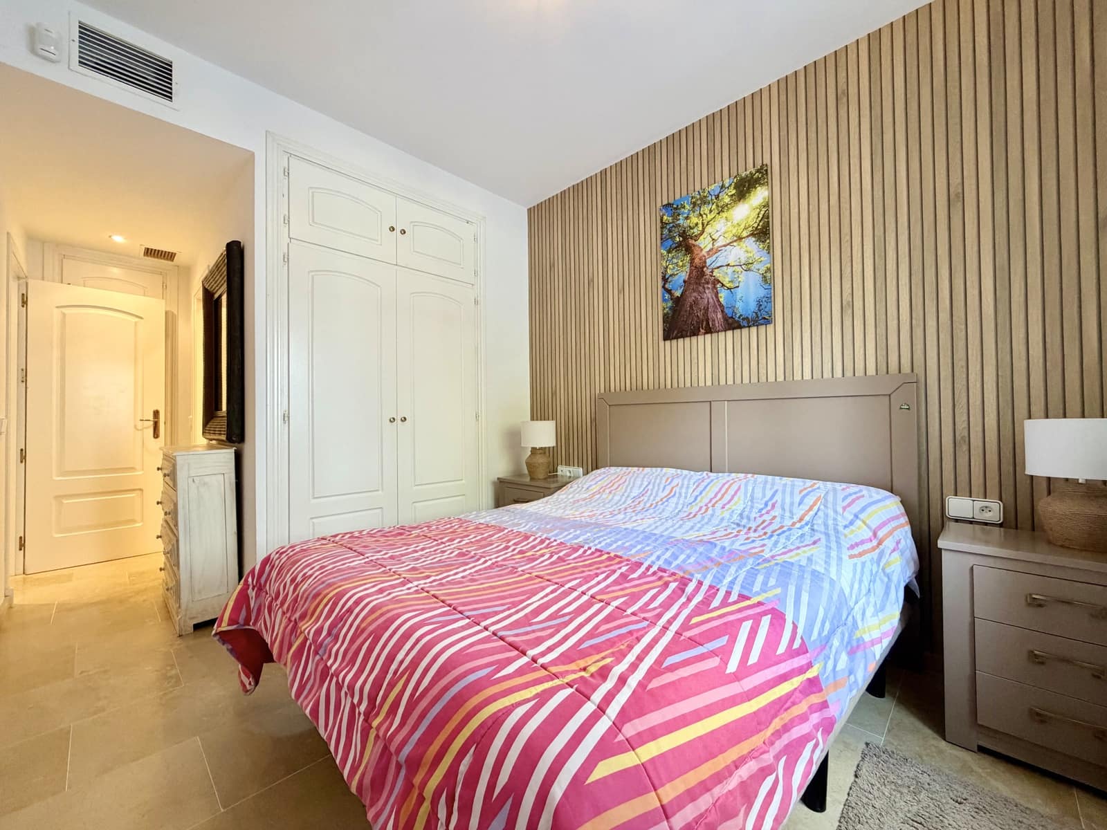 2 soverom Leilighet til leie i Manilva med svømmebasseng garasje - € 1 400 (Ref: 10166280)