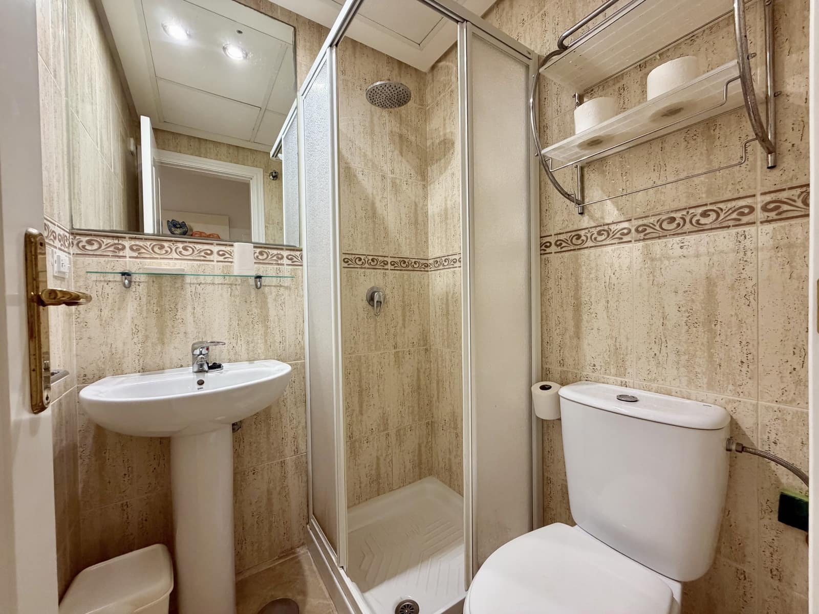 2 soverom Leilighet til leie i Manilva med svømmebasseng garasje - € 1 400 (Ref: 10166280)