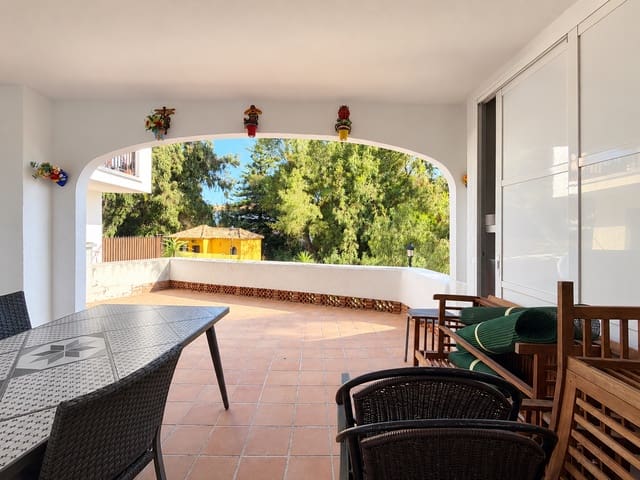 2 soverom Leilighet til leie i Puerto de la Duquesa, Manilva med svømmebasseng garasje - € 1 400 (Ref: 10166280)