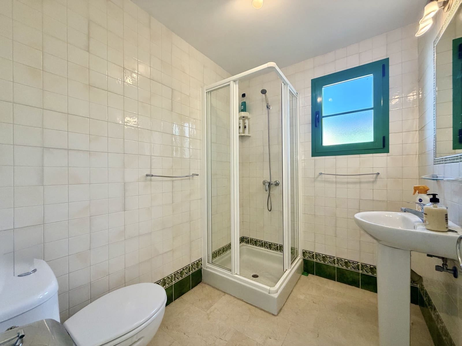 3 slaapkamer Penthouse te huur in Casares met zwembad garage - € 3.200 (Ref: 10171184)