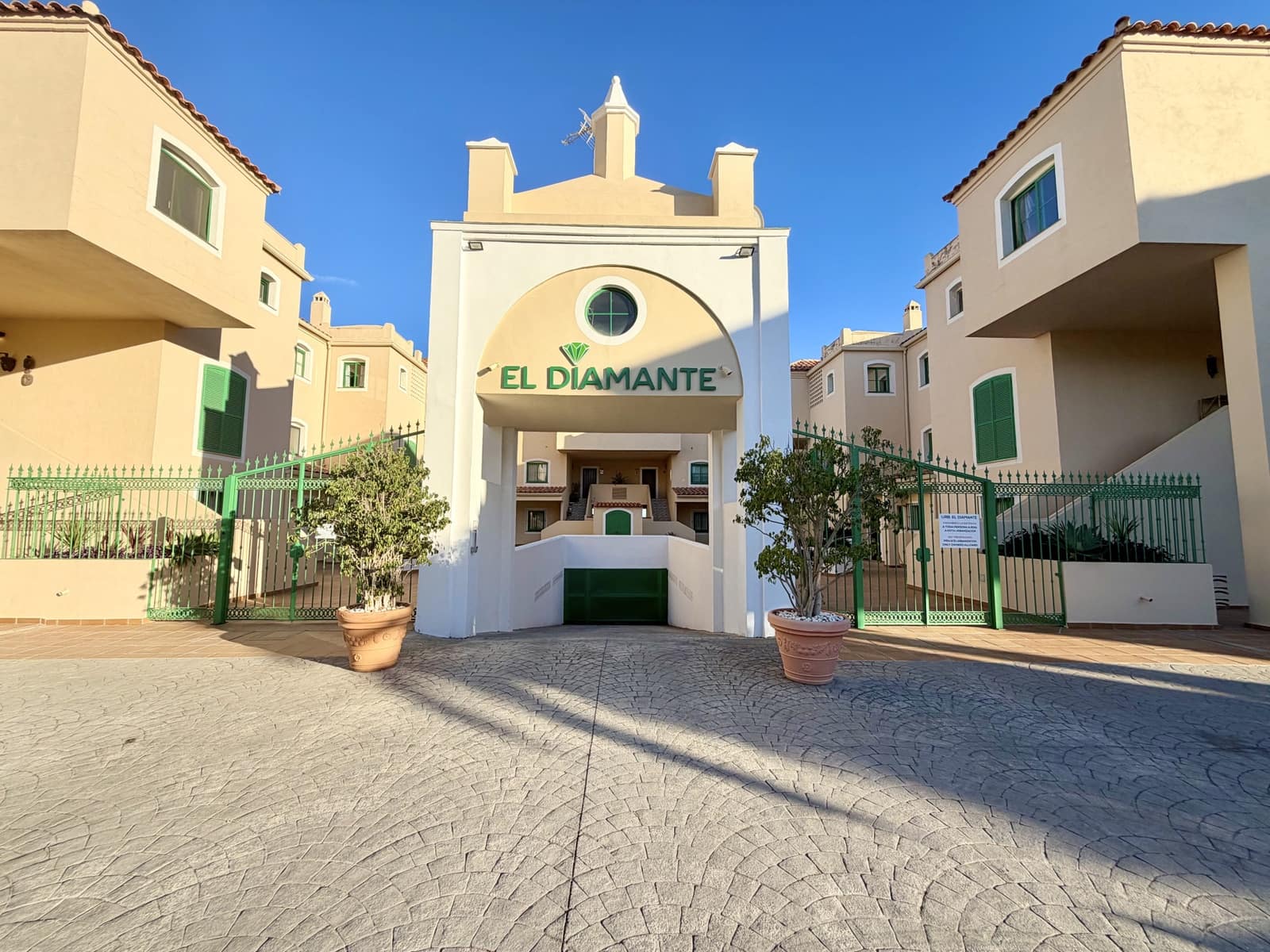 3 slaapkamer Penthouse te huur in Casares met zwembad garage - € 3.200 (Ref: 10171184)