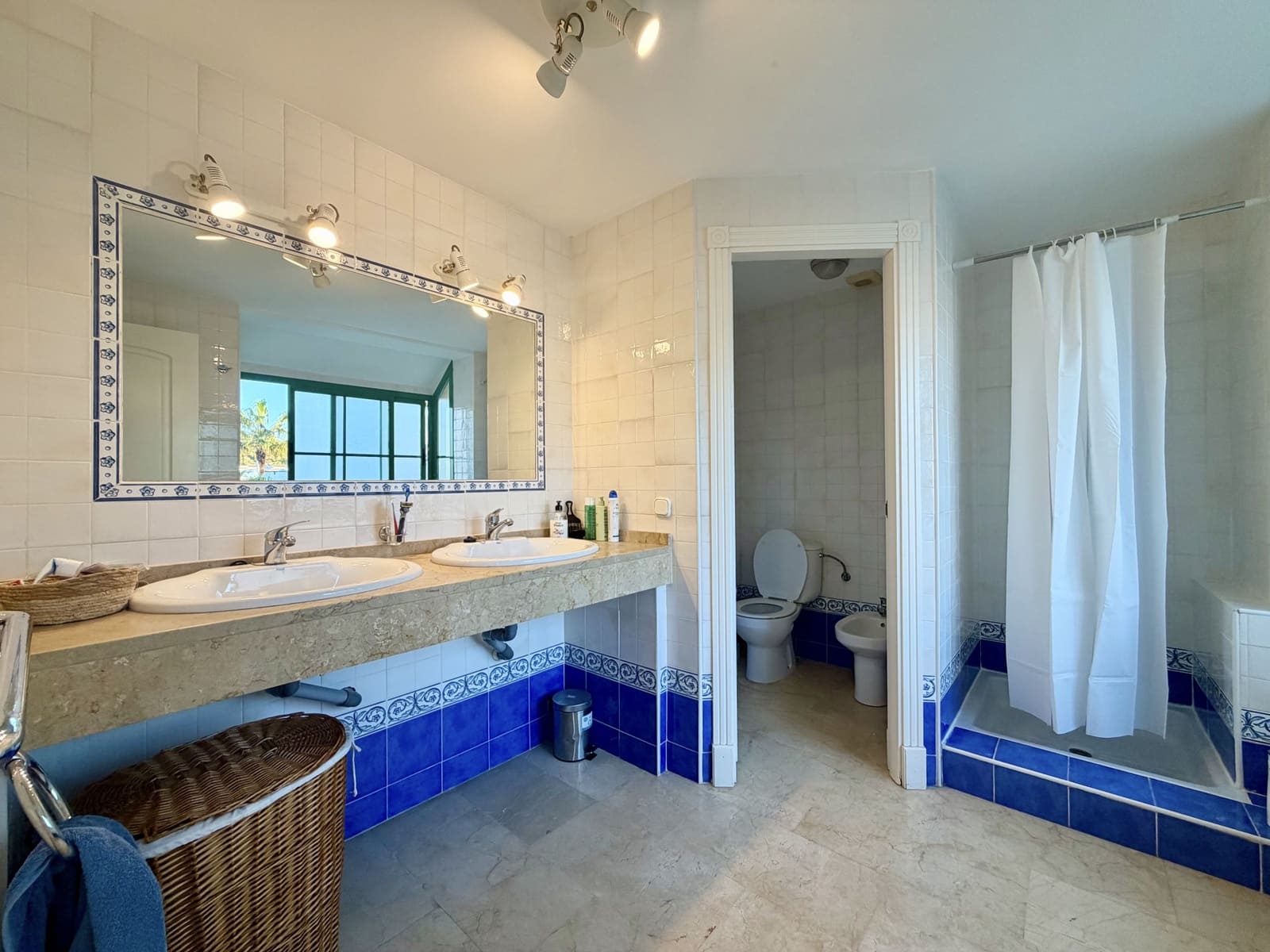 3 slaapkamer Penthouse te huur in Casares met zwembad garage - € 3.200 (Ref: 10171184)