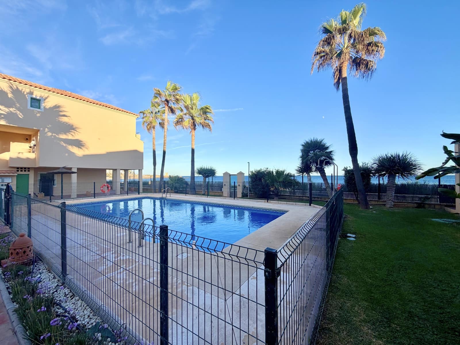 3 slaapkamer Penthouse te huur in Casares met zwembad garage - € 3.200 (Ref: 10171184)