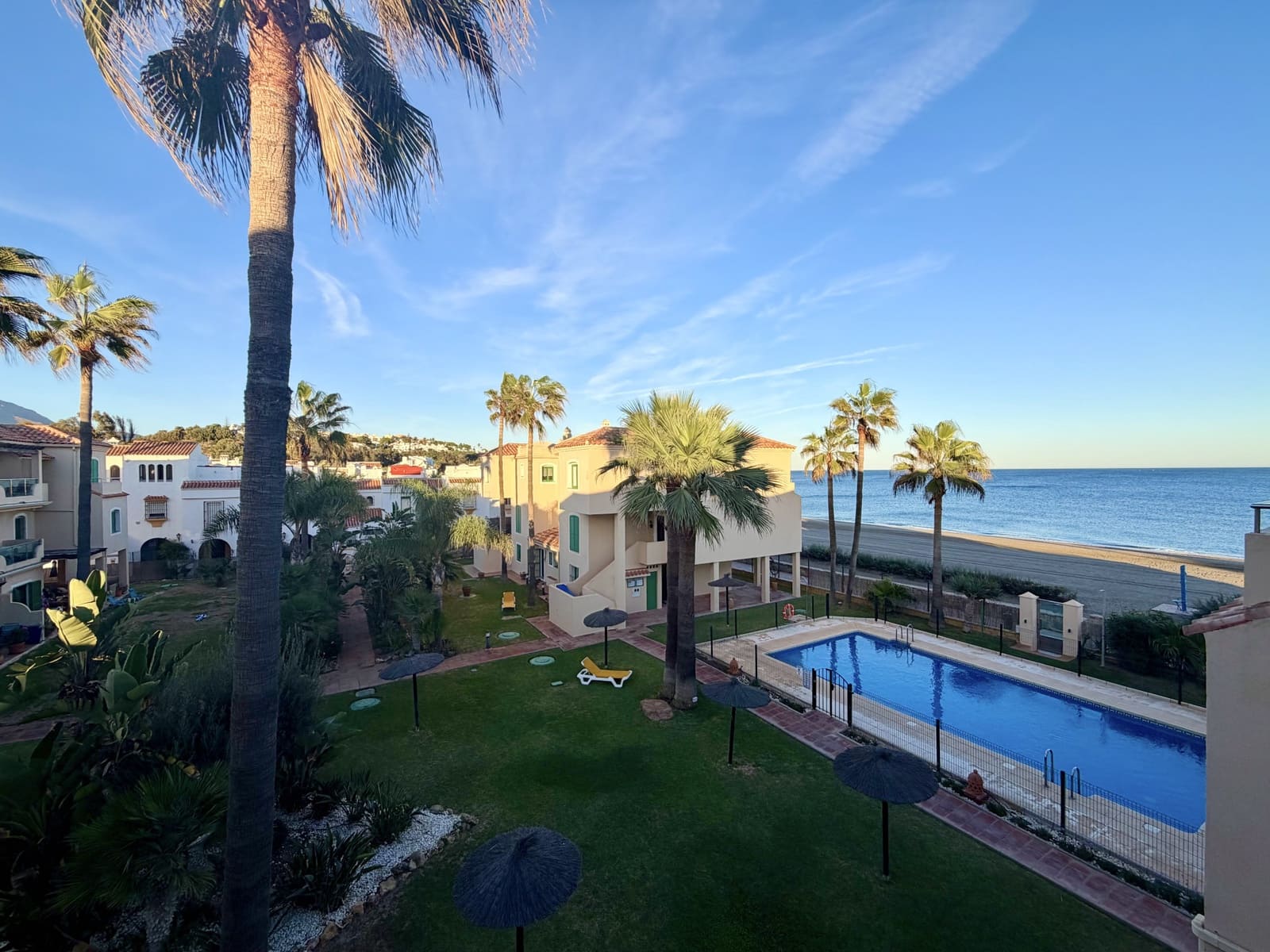 3 slaapkamer Penthouse te huur in Casares met zwembad garage - € 3.200 (Ref: 10171184)