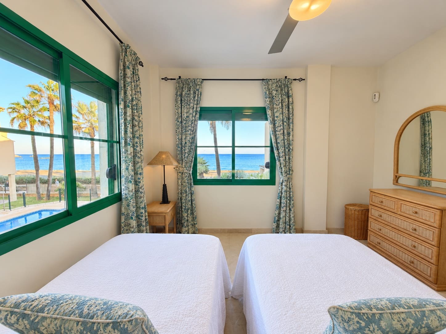 3 slaapkamer Penthouse te huur in Casares met zwembad garage - € 3.200 (Ref: 10171184)