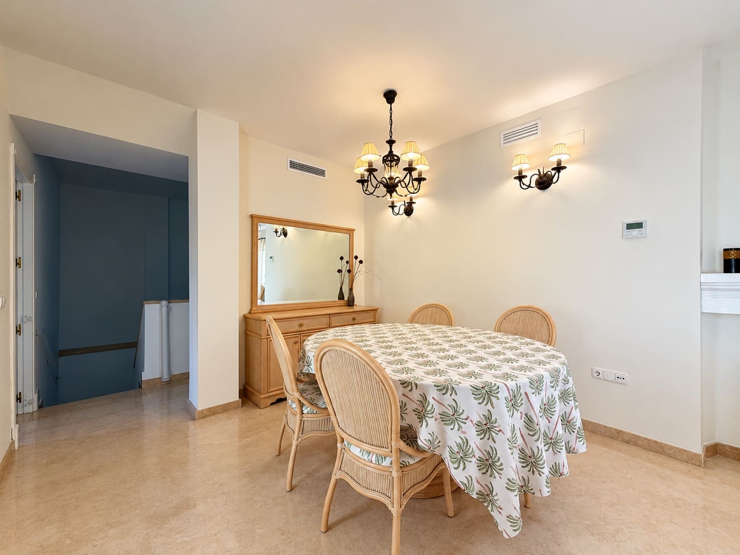 3 slaapkamer Penthouse te huur in Casares met zwembad garage - € 3.200 (Ref: 10171184)