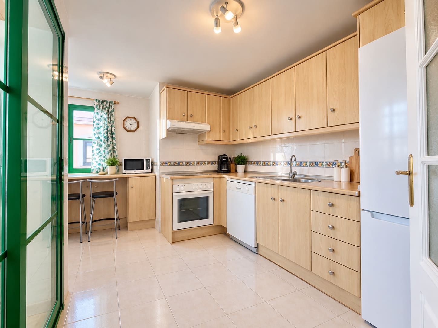 3 slaapkamer Penthouse te huur in Casares met zwembad garage - € 3.200 (Ref: 10171184)