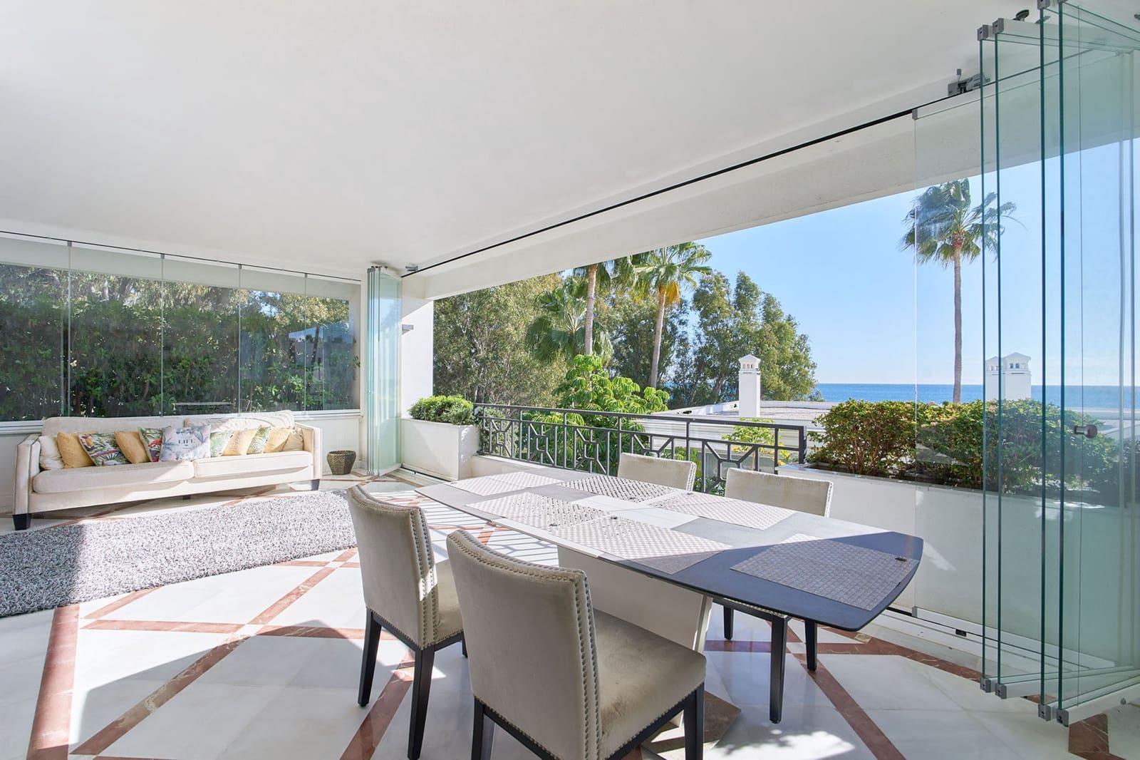 3 soveværelse Lejlighed til salg i Estepona med swimmingpool garage - € 1.750.000 (Ref: 8238289)