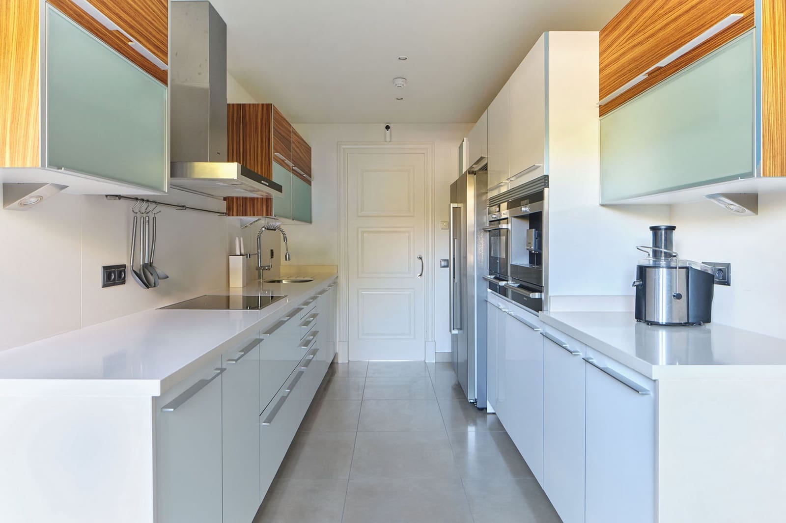 3 soveværelse Lejlighed til salg i Estepona med swimmingpool garage - € 1.750.000 (Ref: 8238289)