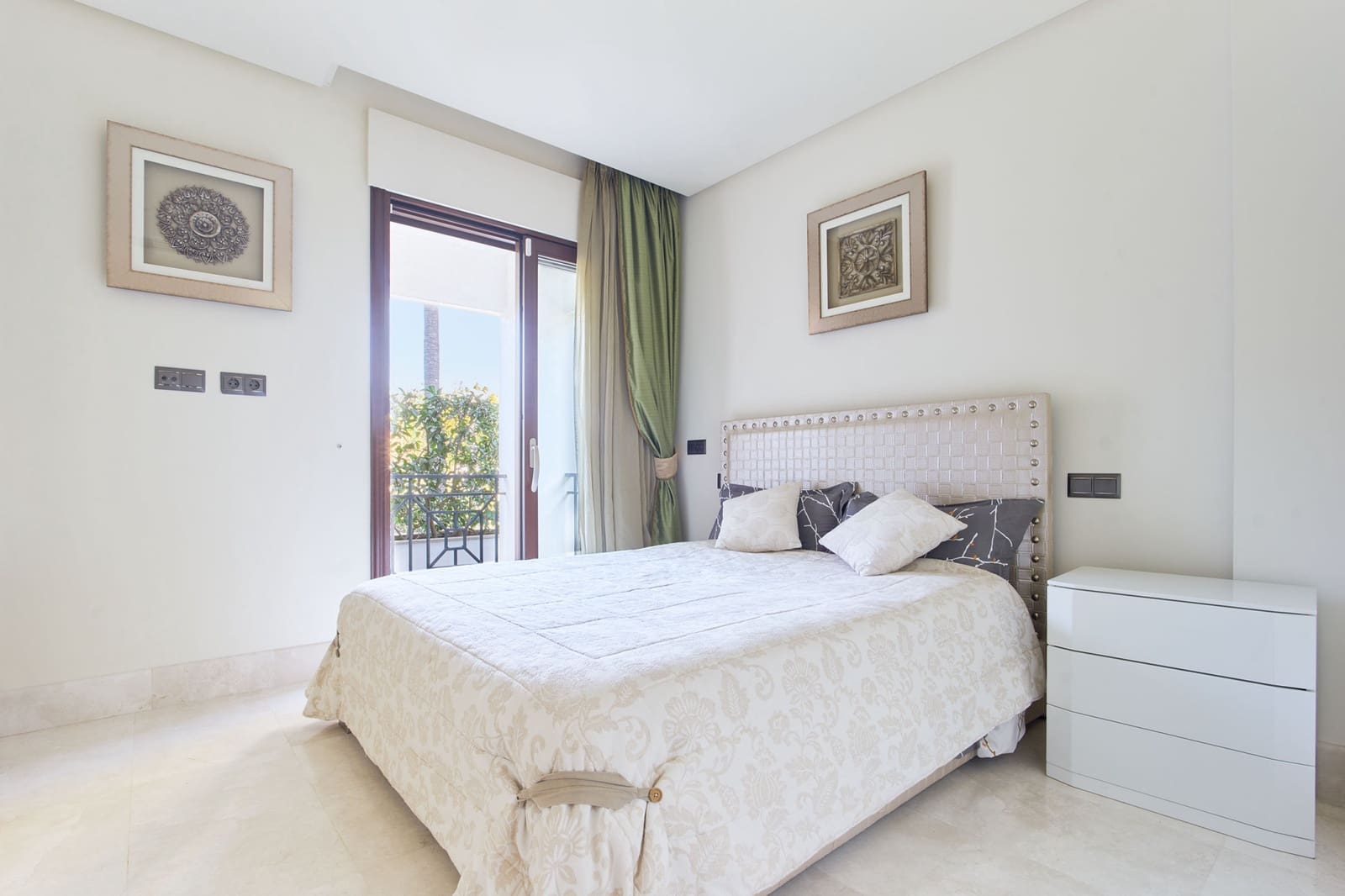 3 soveværelse Lejlighed til salg i Estepona med swimmingpool garage - € 1.750.000 (Ref: 8238289)