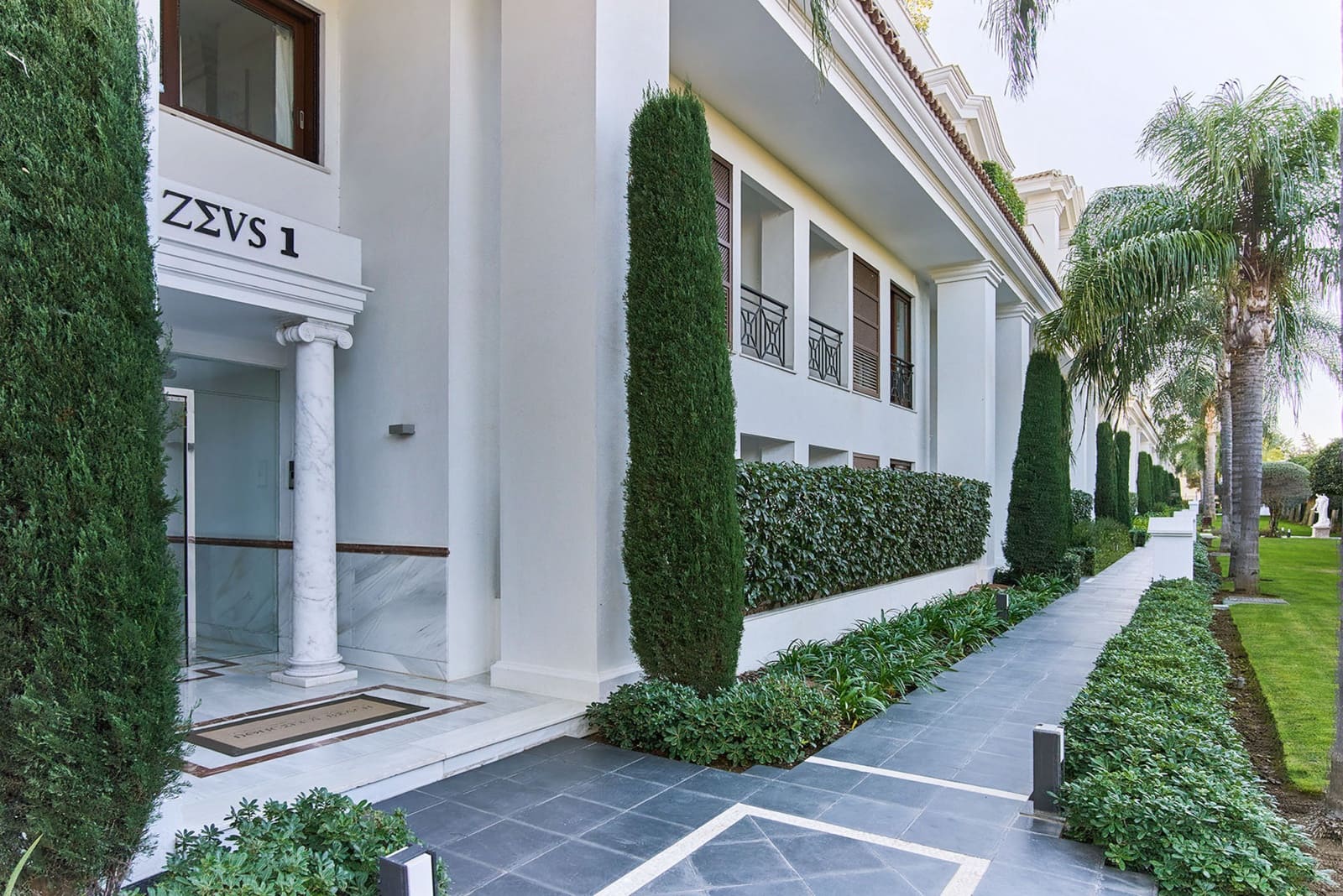 3 soveværelse Lejlighed til salg i Estepona med swimmingpool garage - € 1.750.000 (Ref: 8238289)