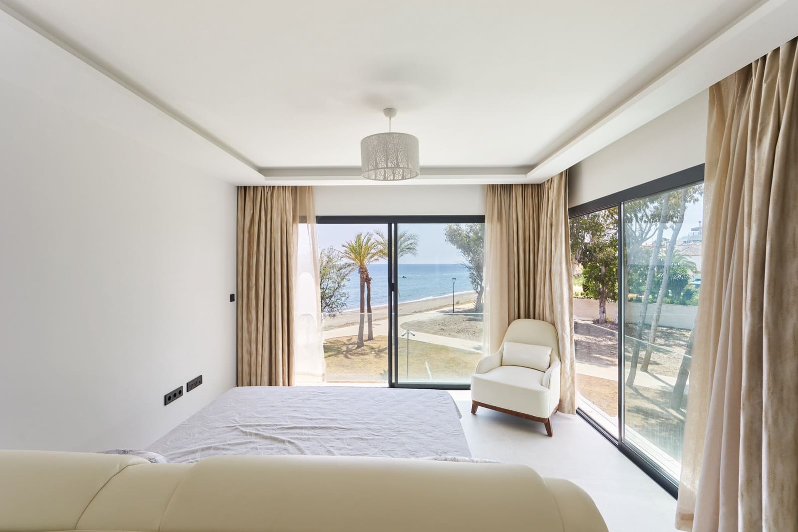 3 quarto Casa em Banda para venda em Estepona com piscina garagem - 2 500 000 € (Ref: 8295245)