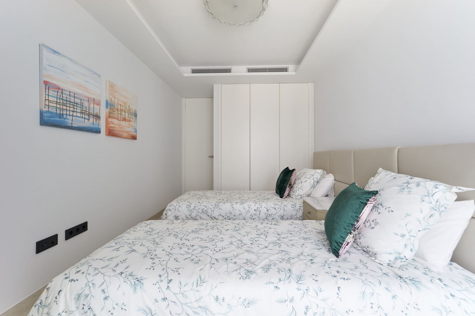 3 quarto Casa em Banda para venda em Estepona com piscina garagem - 2 500 000 € (Ref: 8295245)