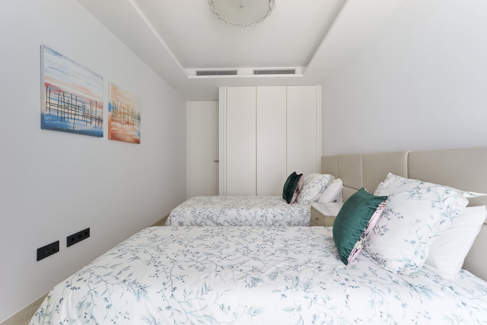 3 bedroom Townhouse for sale in Estepona with pool garage - € 2,350,000 (Ref: 8295245)