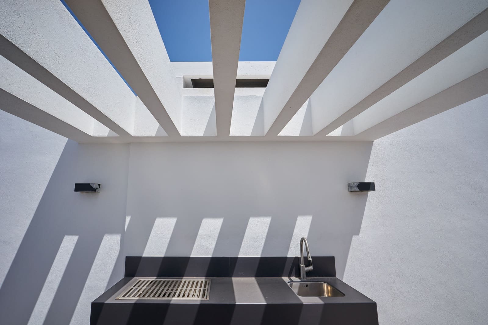 3 bedroom Townhouse for sale in Estepona with pool garage - € 2,350,000 (Ref: 8295245)