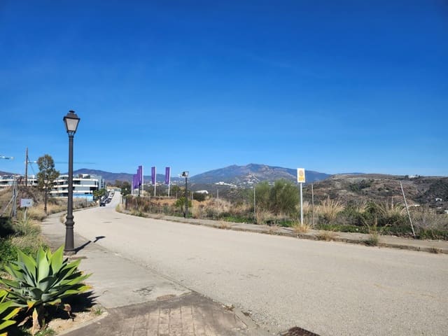 Garage for sale in La Concha - Resina Golf, Estepona - € 17,000 (Ref: 8312994)