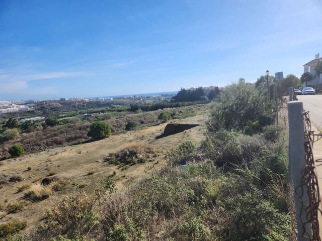 Garage for sale in La Concha - Resina Golf, Estepona - € 17,000 (Ref: 8312994)