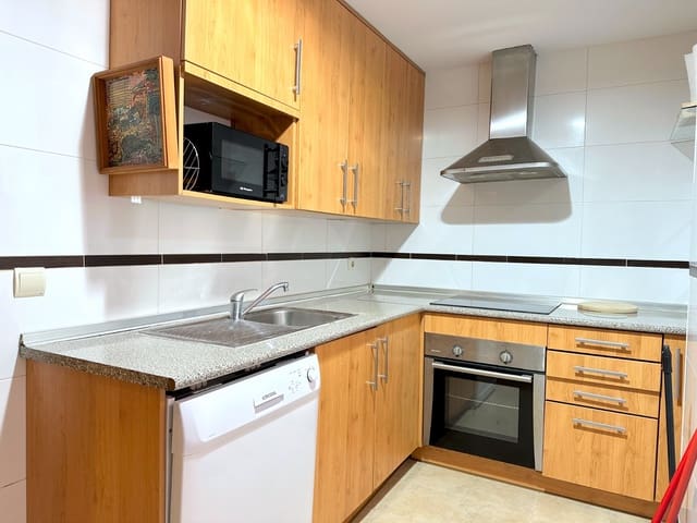 3 soveværelse Lejlighed til leje i Zona de Punta Plata, Estepona med swimmingpool garage - € 1.700 (Ref: 8509458)