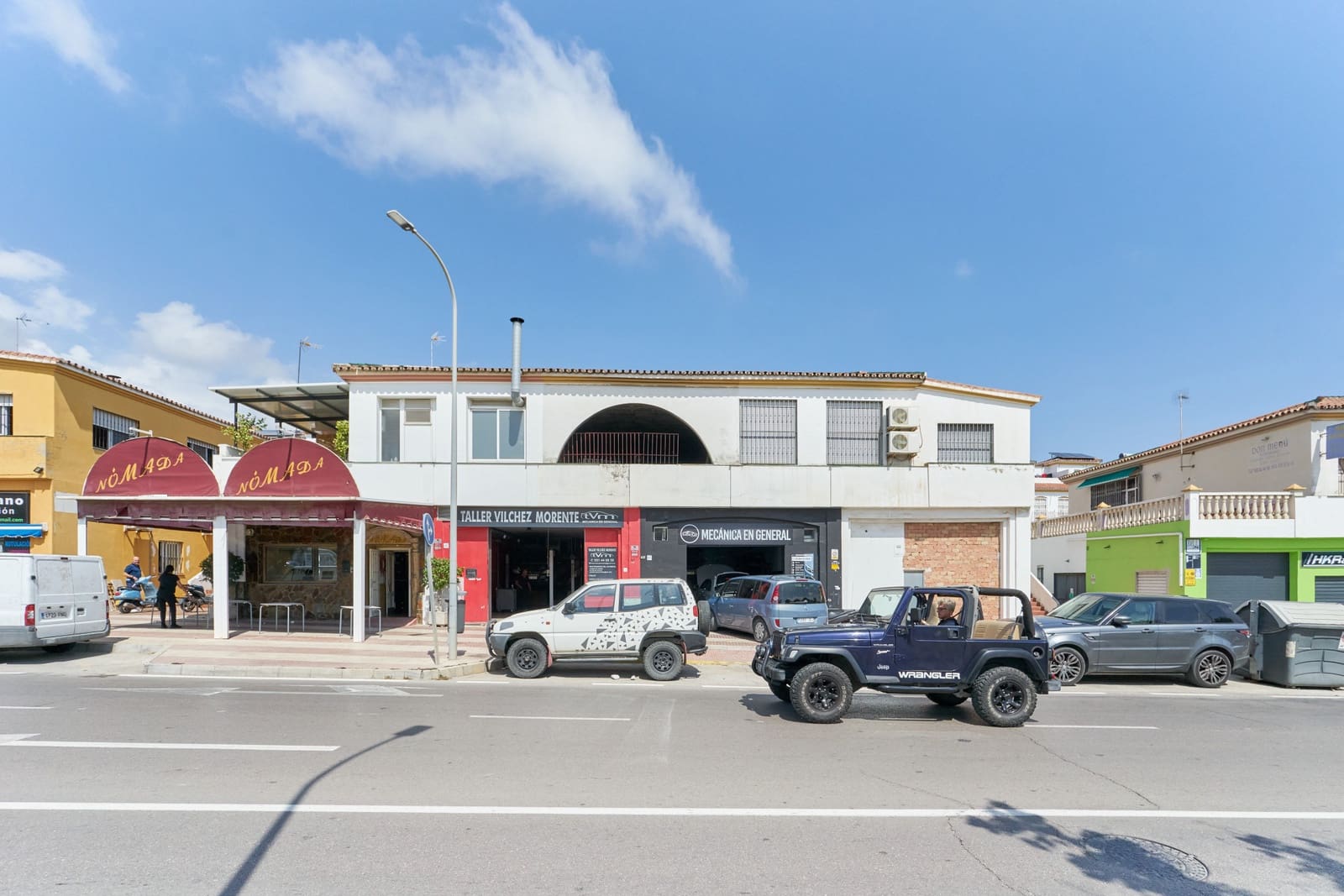 Commercial for sale in Estepona - € 165,000 (Ref: 8511502)