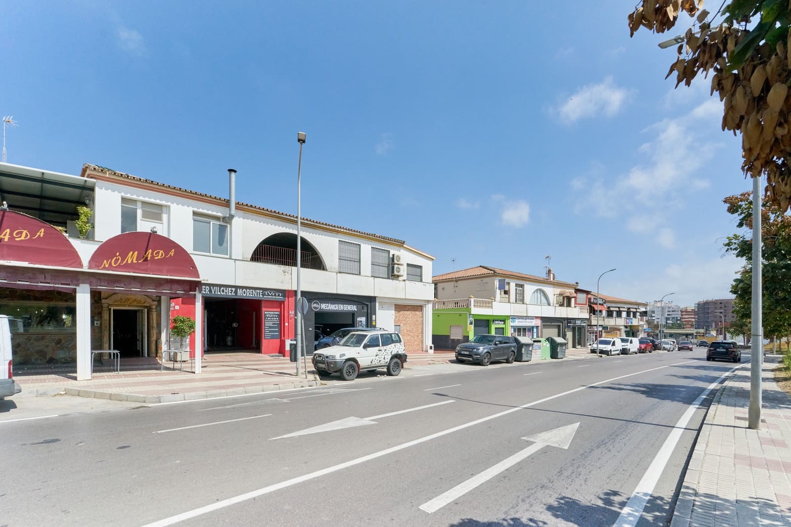 Commercial for sale in Estepona - € 165,000 (Ref: 8511502)