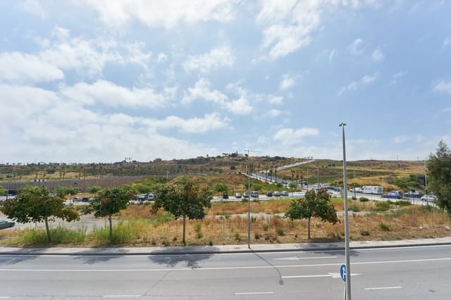 Kommersiell til salgs i Zona Calvario, Estepona - € 165 000 (Ref: 8511502)