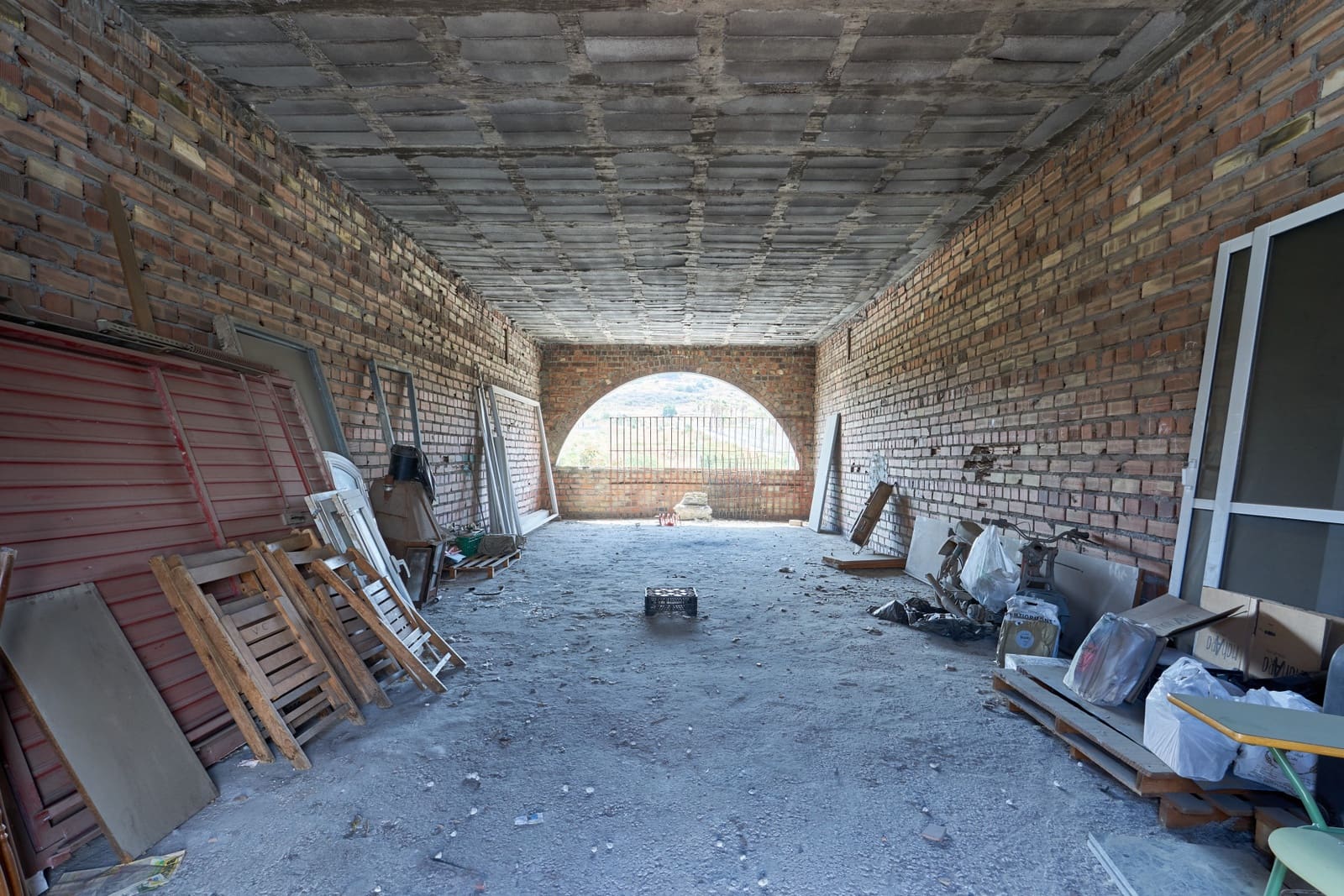 Commercial for sale in Estepona - € 165,000 (Ref: 8511502)