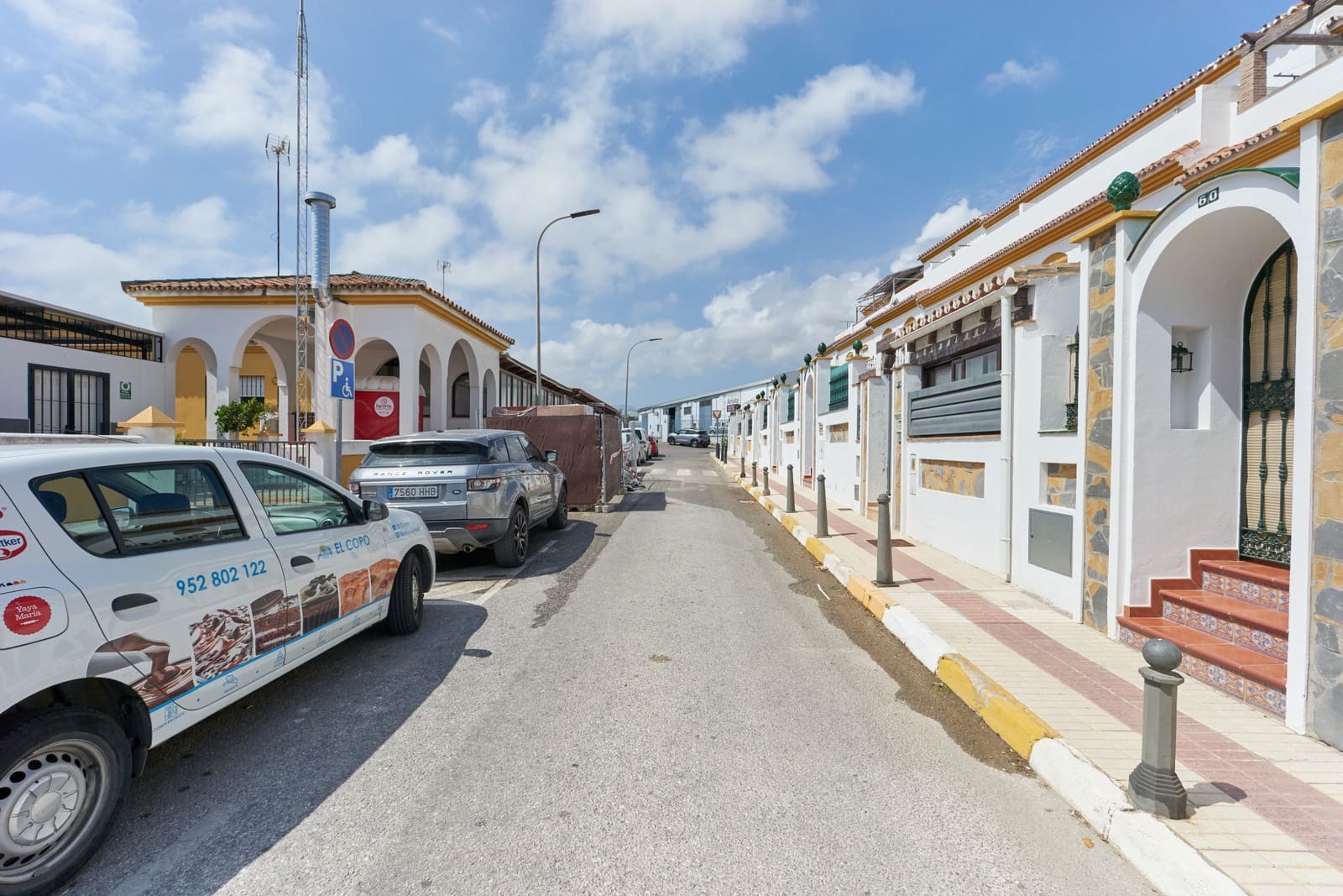 Commercial for sale in Estepona - € 165,000 (Ref: 8511502)