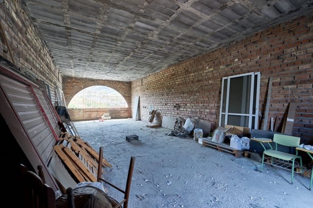 Kommersiell til salgs i Zona Calvario, Estepona - € 165 000 (Ref: 8511502)