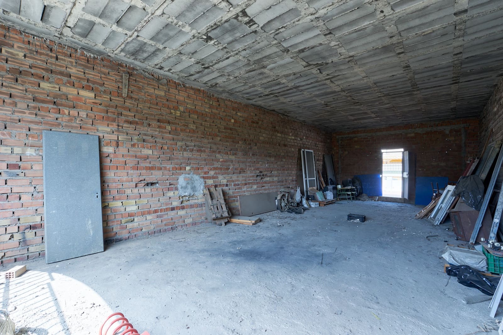 Commercial for sale in Estepona - € 165,000 (Ref: 8511502)