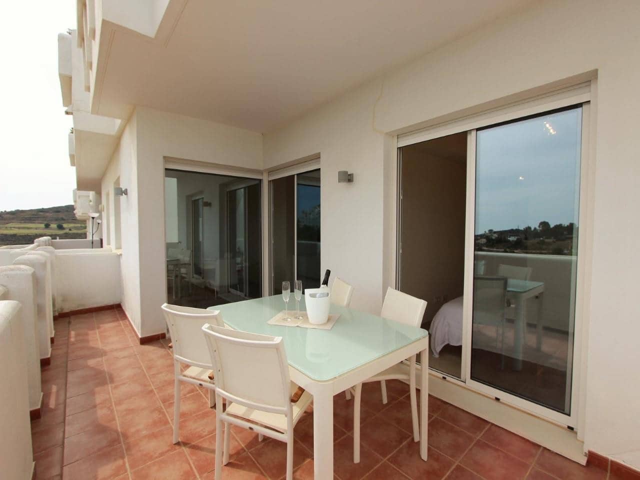 2 makuuhuone Huoneisto myytävänä paikassa Estepona mukana uima-altaan 
autotalli - 275 000 € (Ref: 8514389)