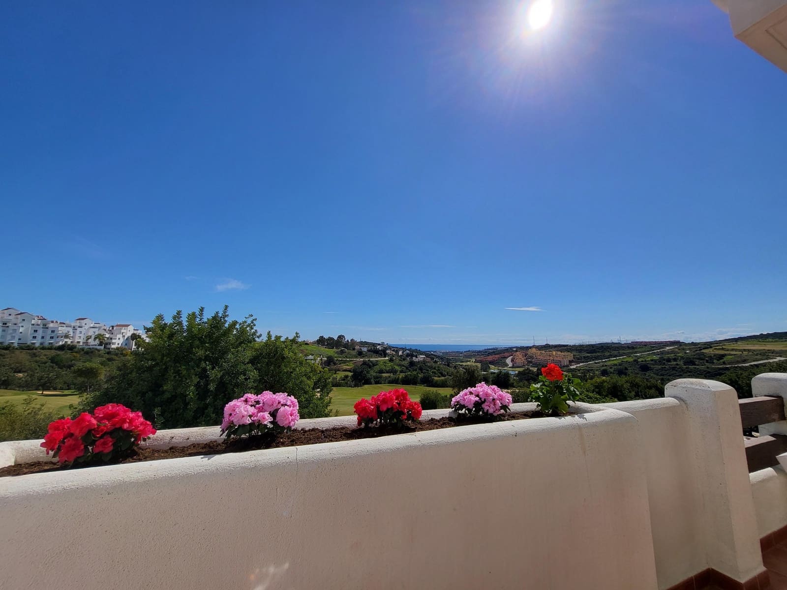 2 makuuhuone Huoneisto myytävänä paikassa Estepona mukana uima-altaan 
autotalli - 275 000 € (Ref: 8514389)