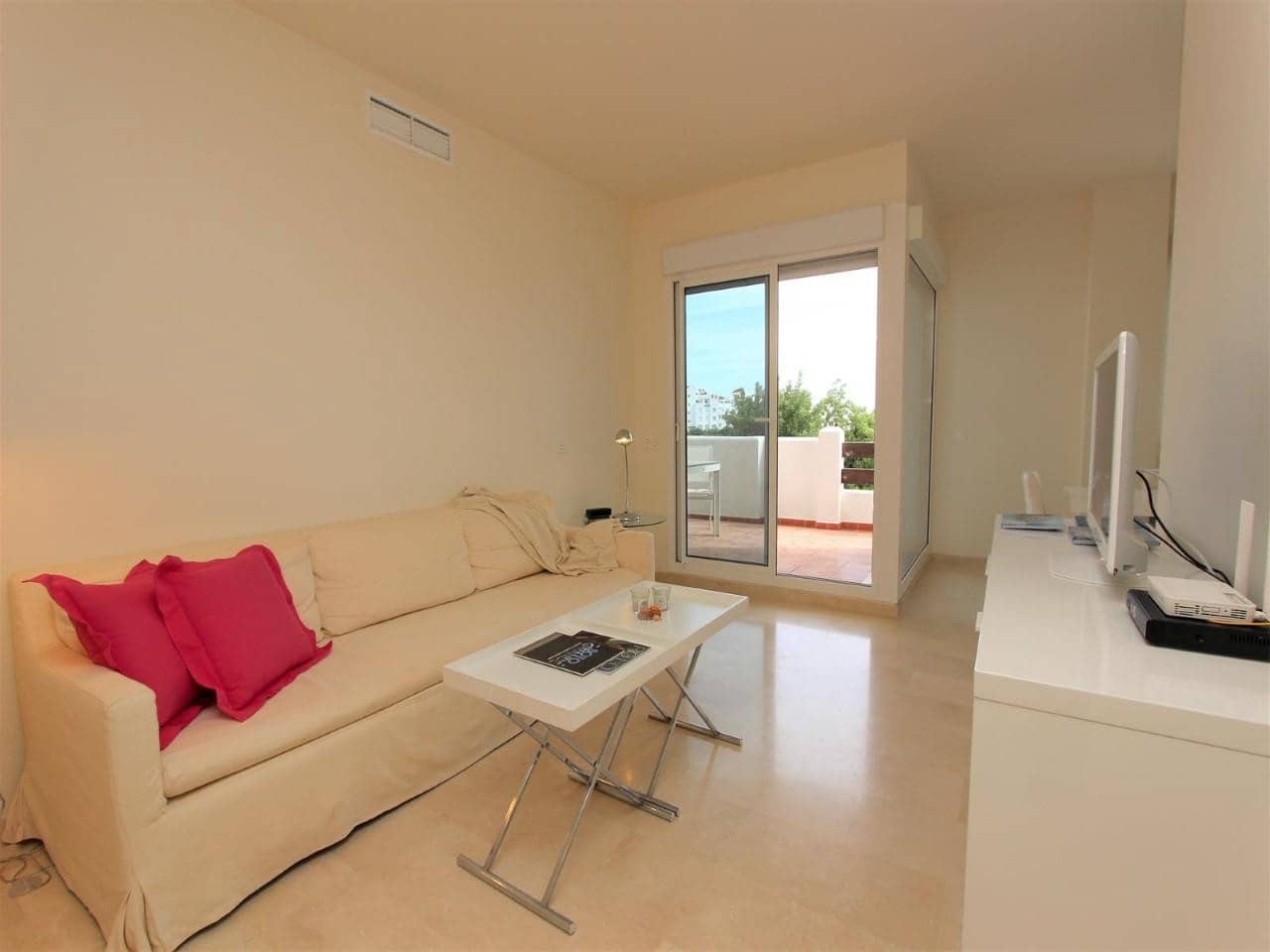2 bedroom Apartment for sale in Estepona with pool garage - € 275,000 (Ref: 8514389)