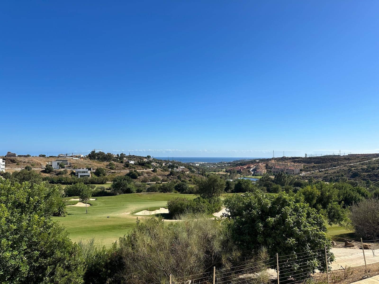 2 bedroom Apartment for sale in Estepona with pool garage - € 275,000 (Ref: 8514389)
