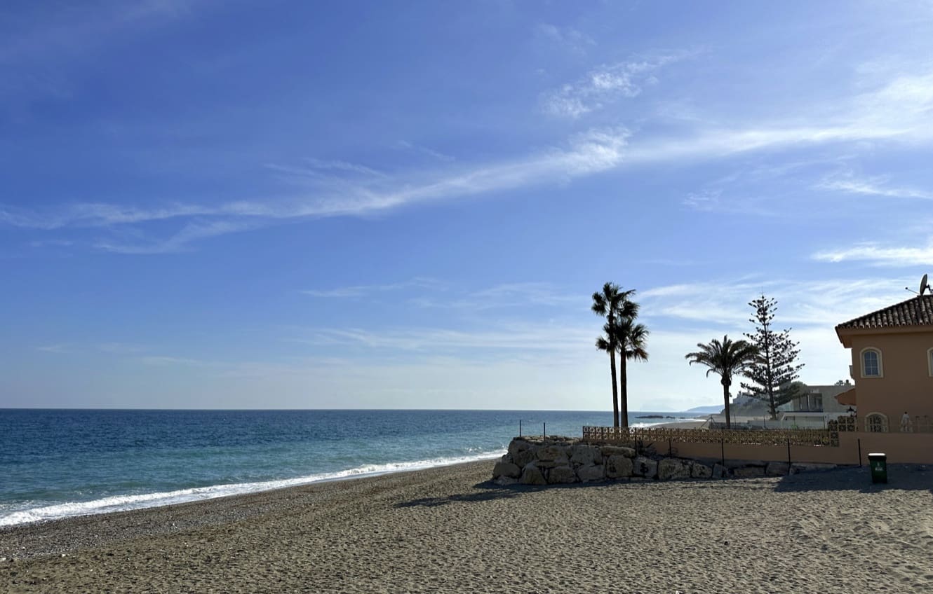 4 bedroom Townhouse for rent in Bahia Dorada with pool garage - € 2,500 (Ref: 8612441)